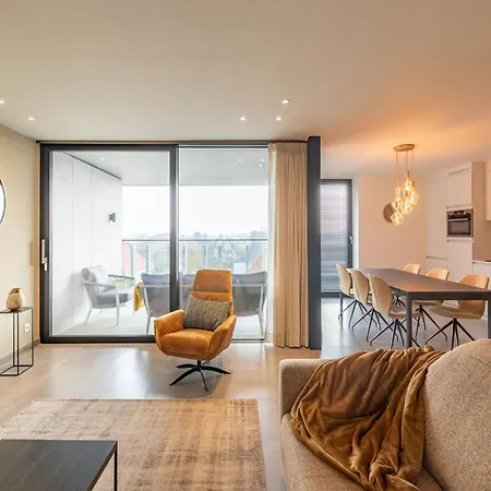 In Belgium Near Marina شقة *