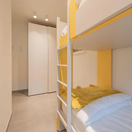 In Belgium Near Marina نيوبورت