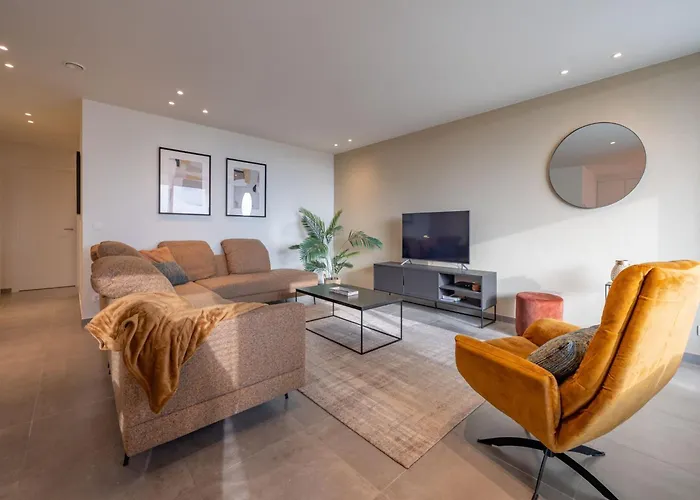 아파트 In Belgium Near Marina